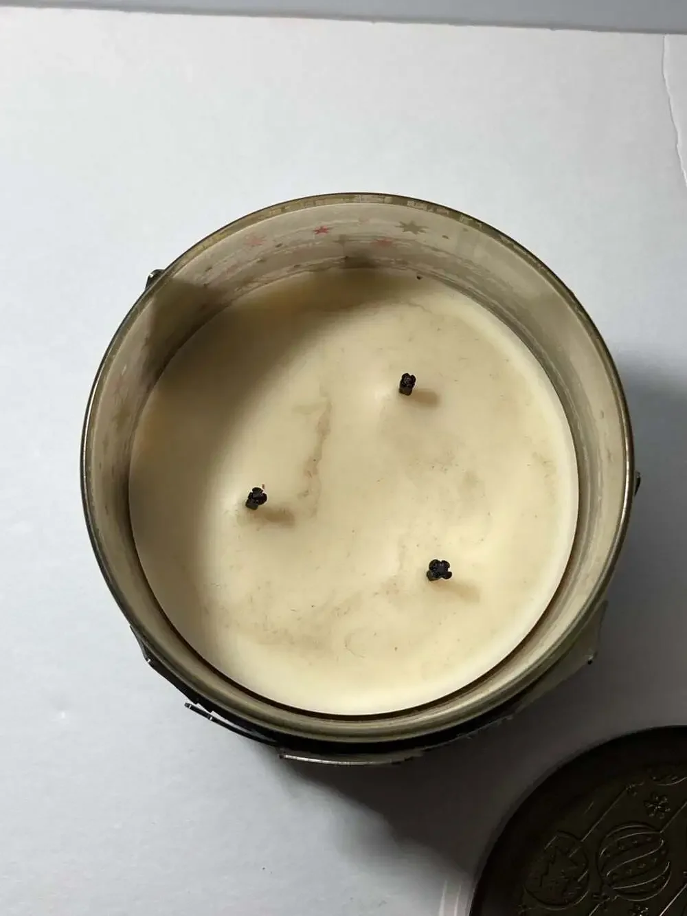 Bath & Body Works The Perfect Christmas 3-Wick Candle - Picture 4 of 10